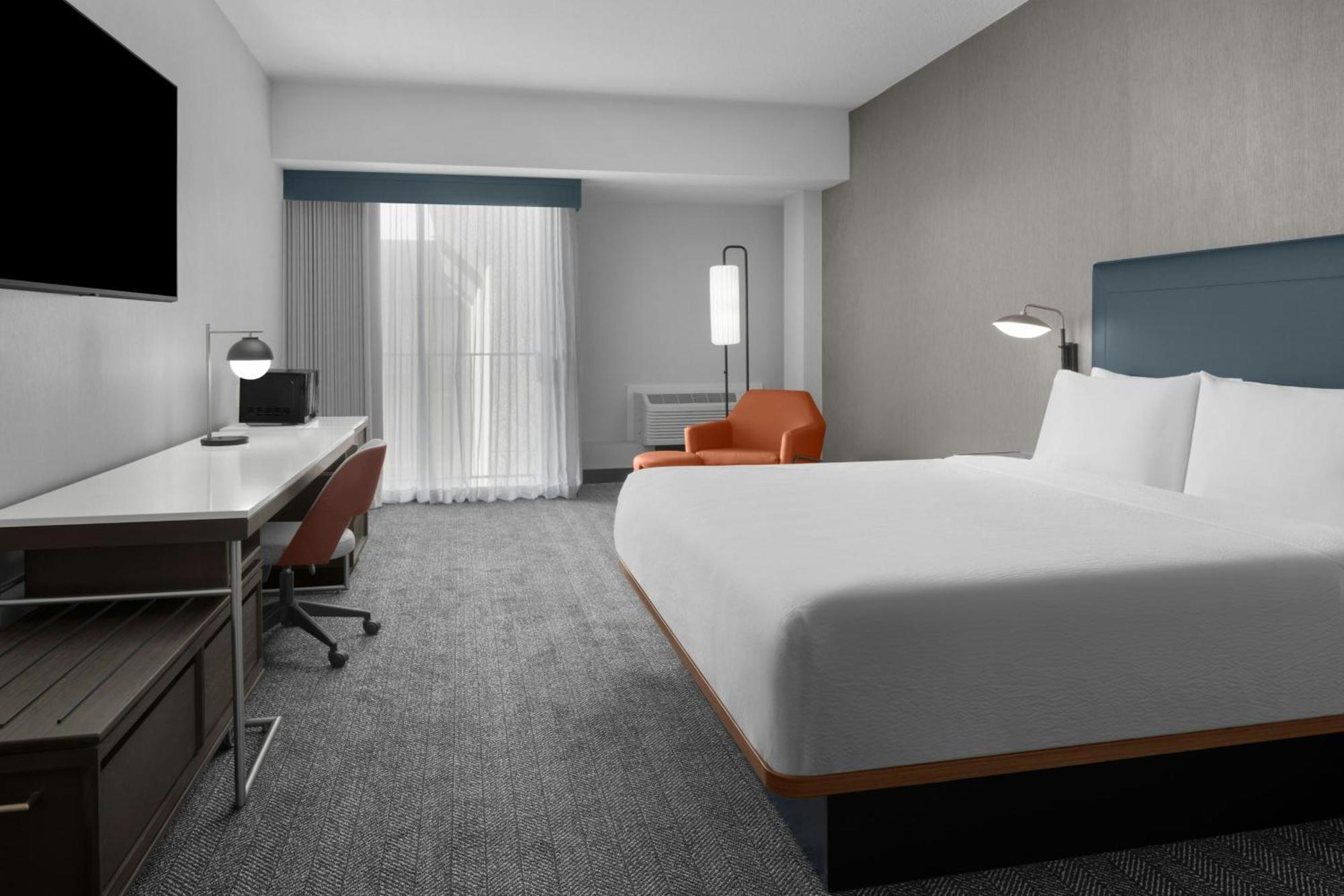 Courtyard San Jose Airport Hotel Exterior photo